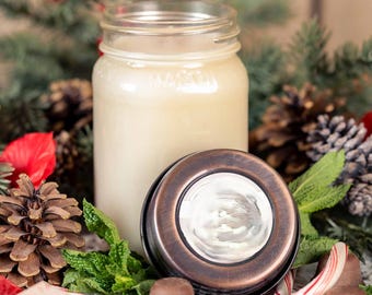 Velas de cera de soja vertidas a mano de 113 g y 454 g. Disponibles en una amplia variedad de aromas de otoño/invierno.