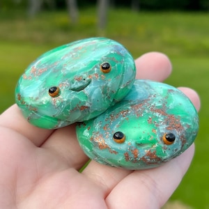 Grenouilles en cuivre et verre de mer | Sculpture grenouille faux cristal en argile polymère