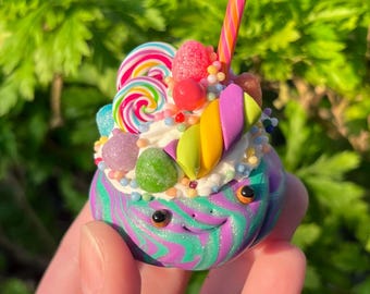 Sapo Candyland - Redemoinho | Estatueta de sapo feita à mão em argila de polímero