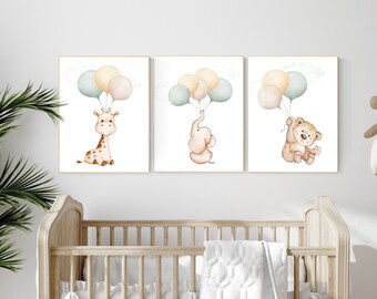 Estampados de animales en tonos neutros para la habitación del bebé: decoración en verde salvia y amarillo.