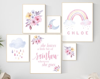 Gepersonaliseerde regenboog kinderkamerkunst: aquarel maan, bloemen, wolken