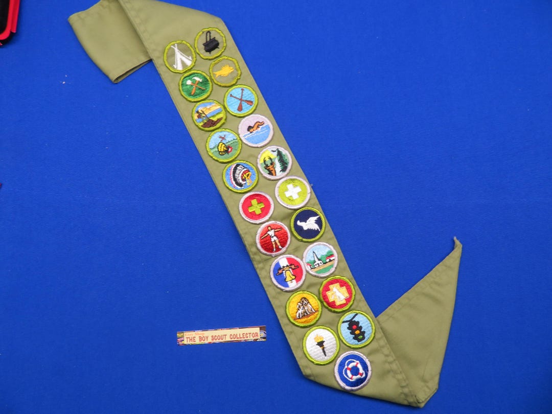Bandanas Ceinture Laiton Insignes Mérite Scout Garçon Vintage Années 70 - Occasion