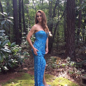 Blue Sequined dress, strapless dress, size 2-4 ,long side slit, vintage blue dress. Vintage mint condition.