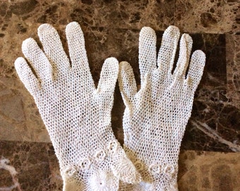 Vintage crochet gloves/antique white/small