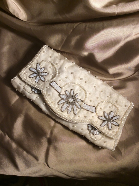 Beaded clutch, vintage purse, 1920's Art Deco whi… - image 1