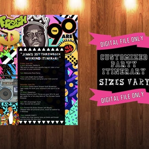 Op de afbeelding: Een kleurrijk feestprogramma met een 90's thema. Het programma omvat een welkomspoolparty, nachtelijke spellen, gospelbrunch en een huisfeest. De tekst luidt "Jenn's 35th Throwback Weekend Itinerary".
