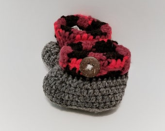 Plaid Booties, Footies and Rompers, Crochet Booties, Baby Shower Gift, Winter Accessories, Photo Prop Fashion, Unisex Baby Clothing, Booties