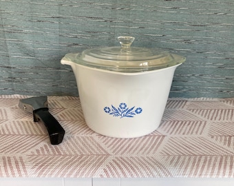 Vintage 2 QT Corning Ware 8 cup Cornflower Sauce Pan With Handle and Lid