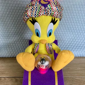 Vintage Looney Tunes Tweety Bird & Sylvester Light Up Talking Fortune Teller