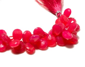 Cuentas de briolette en forma de pera de calcedonia rosa fuerte, cuentas de pera de piedras preciosas facetadas de calcedonia rosa de 10 mm a 11 mm / 14 mm, hebra de 7.5 pulgadas, GDS2252