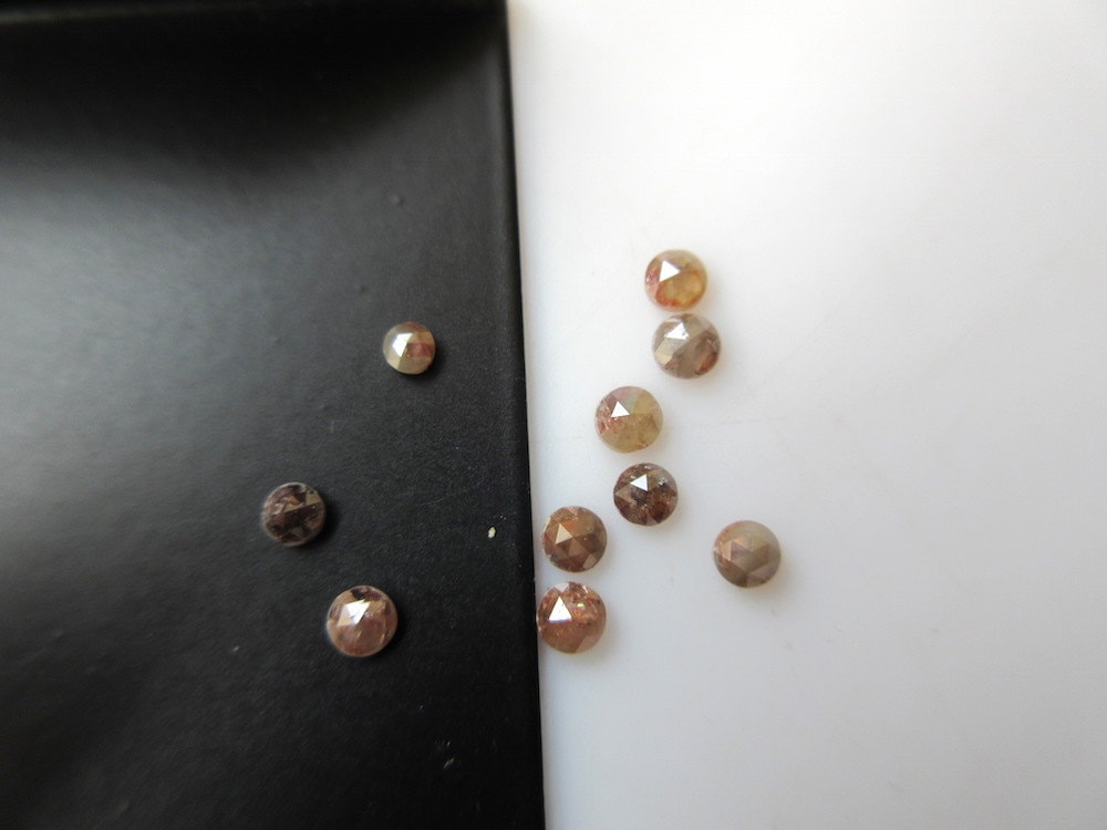 10 Diamants Bruts Ronds Rouges Naturels - 1,50 Mm - Pour Création De Bijoux
