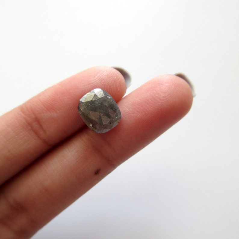 DDS6131 Faceted Diamond Rose Cut For Ring Huge 9.2mm2.10CTW GreyBlack Cushion Shaped Salt And Pepper Rose Cut Diamond Loose Cabochon