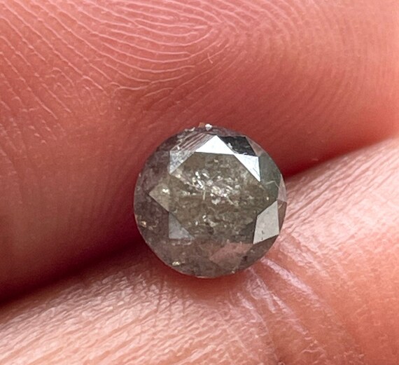 0.68ctw/5.3mm Natural Clear Grey/black Salt and Pepper Solitaire