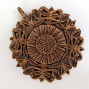 2 Pieces Hand Carved Wooden Flower Pendant, Handmade Jharokha Pendant, Wood Art And Craft Framing Supplies Jewelry, GDS1046/6