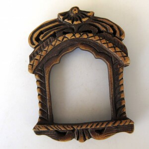 2 Pieces Hand Carved Wooden Window Temple Frame Pendant, Handmade Jharokha Pendant, Wood Art And Craft Framing Supplies Jewelry, GDS1046/4