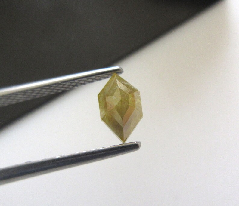 0.65CTW Yellow Green Rose Cut Diamond Loose Cabochon DDS5425 Natural Diamond Flat Back Rose Cut Faceted Shield Shape Rose Cut Diamond