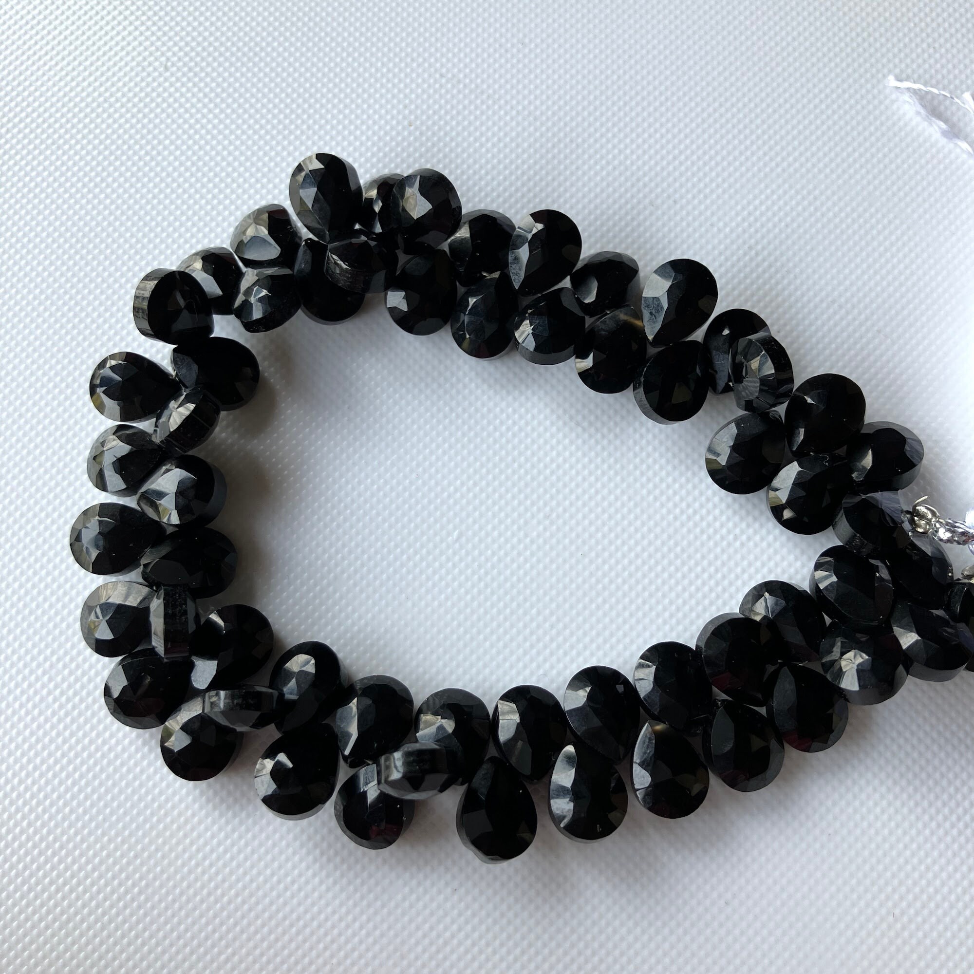 9 mm 天然ブラックオニキス ペアシェイプ ファセット ブリオレット