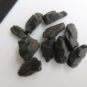 10 Pieces Raw Loose Black Tourmaline Gemstones, 11mm to 14mm Natural Rough Black Tourmaline Loose stone, Black Tourmaline Crystal, BB474