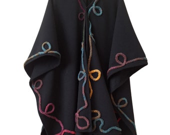 Exquisites Cashmere & Wolle Cape - Handgefertigtes OOAK Plus Größe 16 mit rumänischen Schnüren