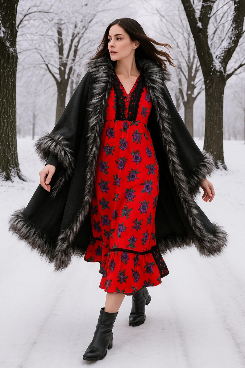 Especially since the fabric of the product is flannel, it keeps you warm and provides a nice movement dynamism thanks to its voluminous structure.