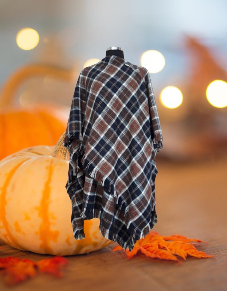Classic Tartan warm and soft Cape with fringed edges for Fall and Winter can be worn as a wrap, coat, 
%100 wool