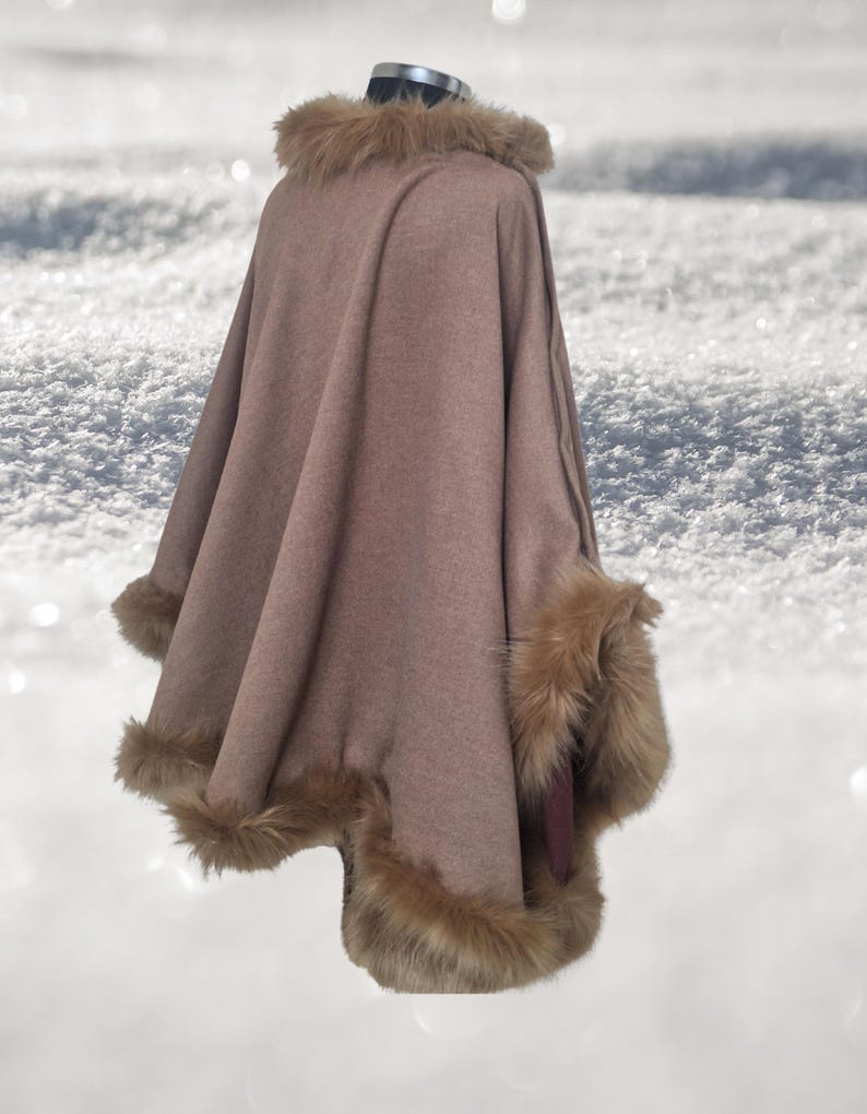 Reversible Alpaca Poncho Cape, Double face Wrap with Fur Trim – Plus Size 16
soft and warm,