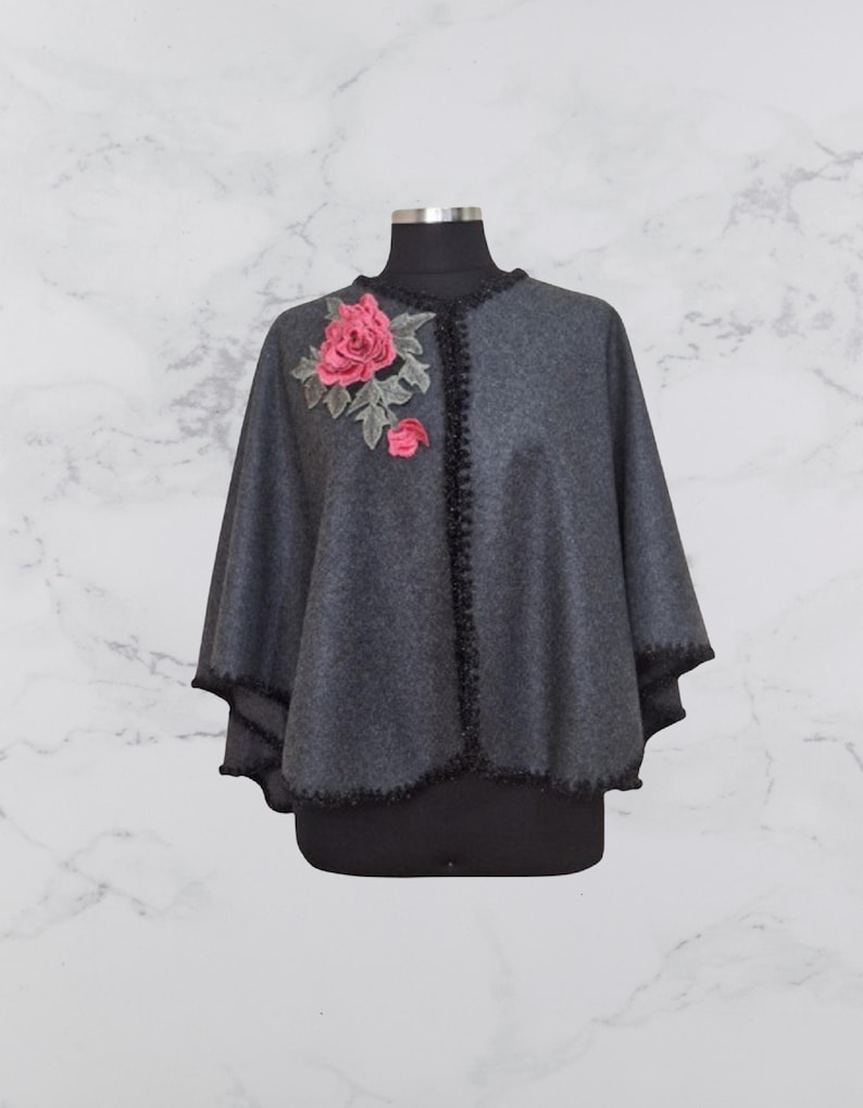 Perfect for all seasons, this Alpaca capelete  is lightweight enough for summer evenings yet cozy enough to keep you warm in winter.