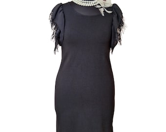 Stylish  Knee-Length Sheath Dress  with Lace Details - Size M -Label-United Colors of Benetton