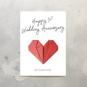 Tarjeta para el primer aniversario de bodas. Tarjeta de origami con forma de corazón. Incluye sobre.