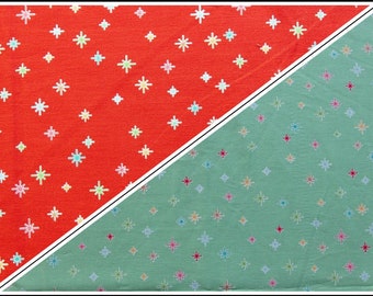 RILEY BLAKE Christmas 100% Cotton Soft Fabric Red Green Snowflakes FQ Meter