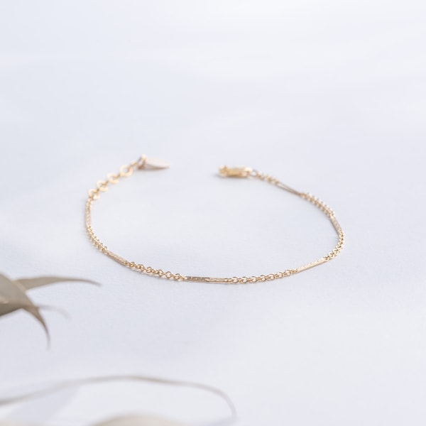 Bracelet femme en Or Gold filled 14 carats du style minimaliste, bracelet OMAN