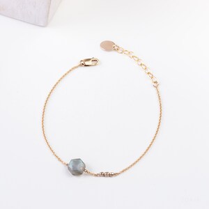 CROATIA Bracelet 14k Gold-Filled with natural Labradorite, Pearl bracelet, Labradorite bracelet image 4