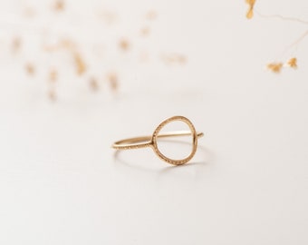DEAUVILLE dainty ring in 14k gold filled, circle shape ring, Minimalist ring