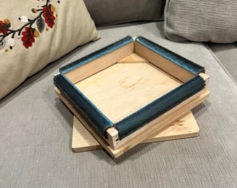 6.5" x 6.5" Punch Needle Frame on Lazy Susan Base