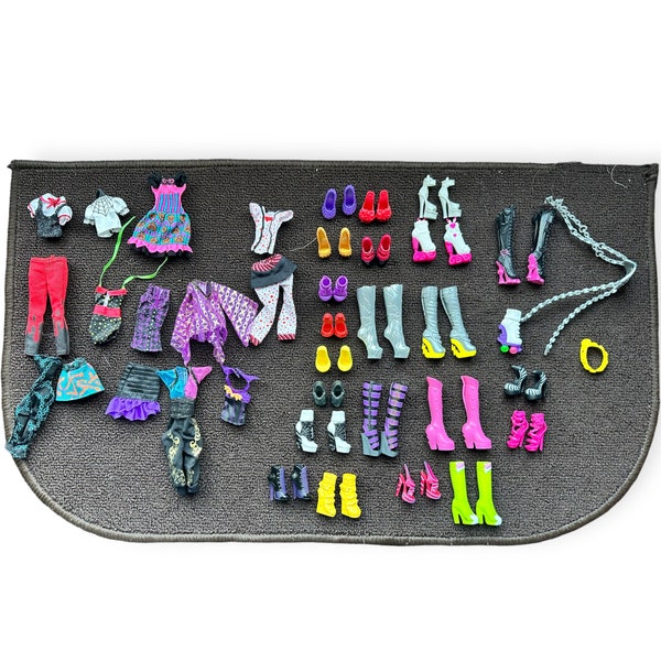 Vêtements, accessoires et chaussures pour poupée Monster High à choisir