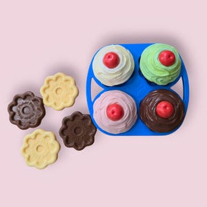 1987 Fisher Price Fun with Food Dessert Set Cupcakes and Cookies