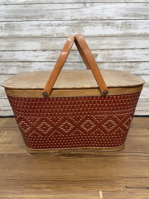 LGE Vintage Wicker Picnic Basket Woven Redman Meta