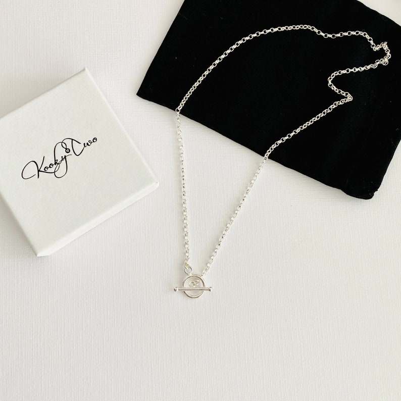 Toggle necklace in sterling silver. Chain necklace with t bar fastening.