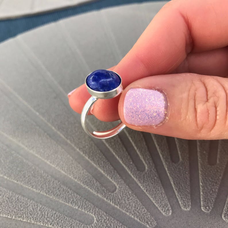 Adjustable oval gemstone ring. Blu lapis lazuli gemstone ring. Sterling silver gemstone ring. Gift for September birthday.