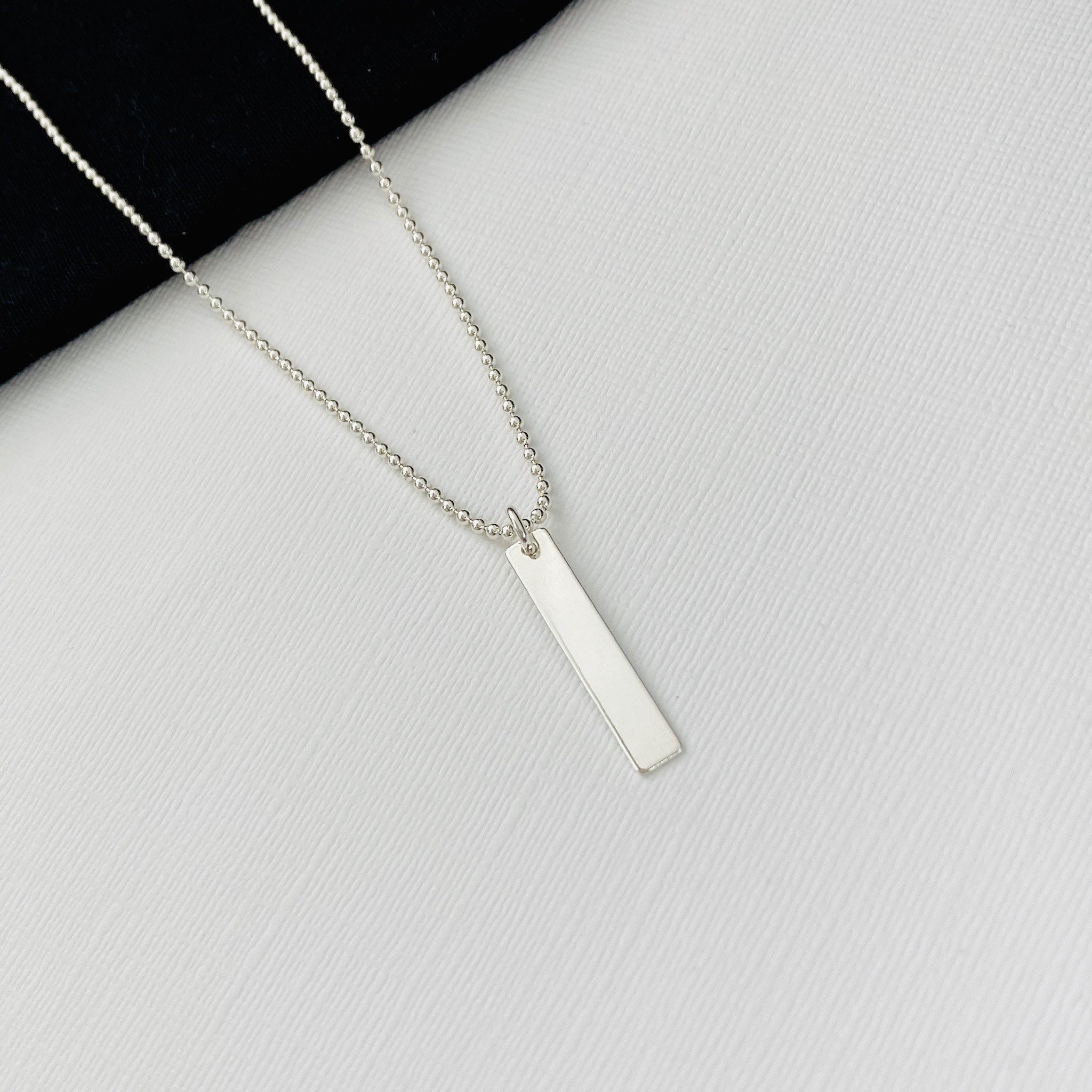 YFN Collana in argento Sterling 925 con barra verticale incisa