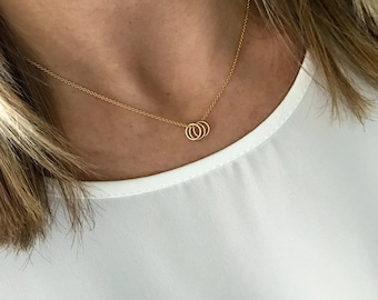 Three Gold Rings Necklace, Circle Necklace 14K Gold Filled Jewellery,  Rings Family Necklace, Rings Necklace 30th Gift, Sisters Gift