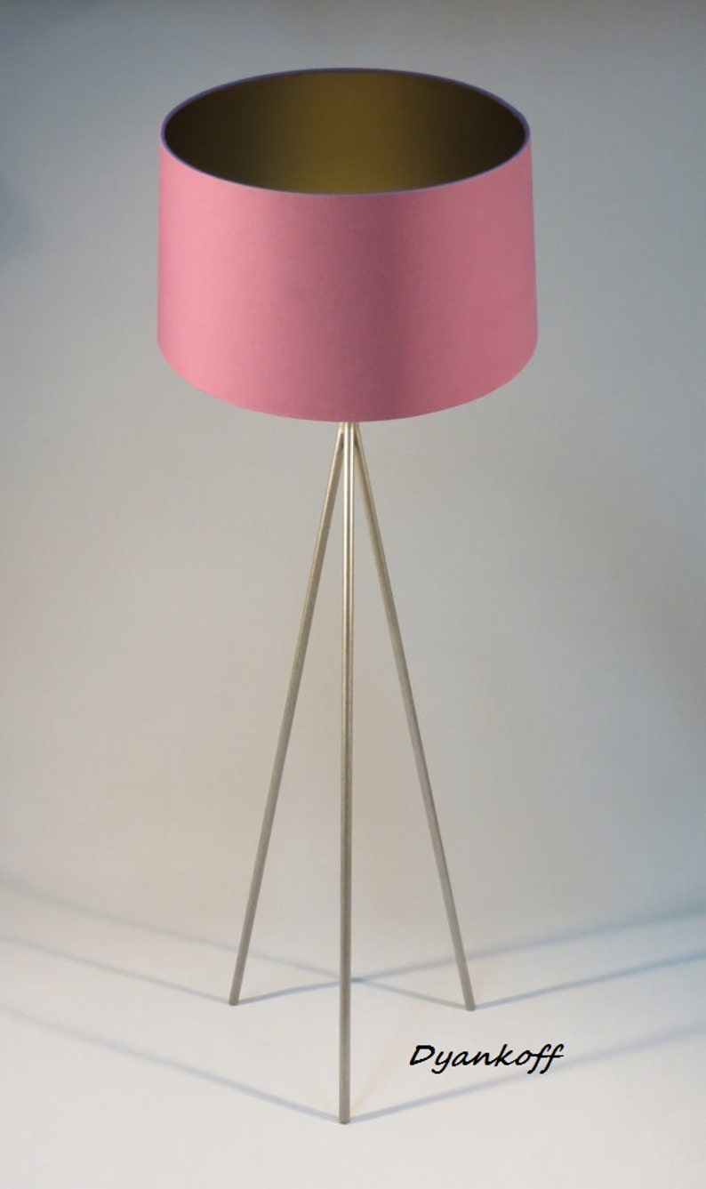 Handmade Tripod Floor Lamp With Light Gray Colored Metal Stand Drum Lampshade Modern Style Diffe Colors Lampshades Model Vesi Eccentric