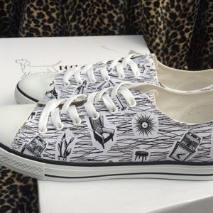 Size 3. Rockabilly 1950s Retro Converse Chuck Taylor style pumps sneakers Homemaker print.