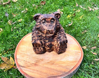 Chainsaw carved bear