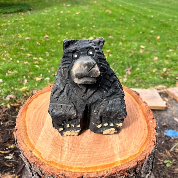 Chainsaw carved bear