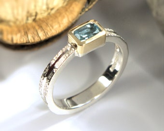 Anillo de oro y plata de grado triple A con aguamarina y una distintiva banda con textura de mimbre HECHO A PEDIDO