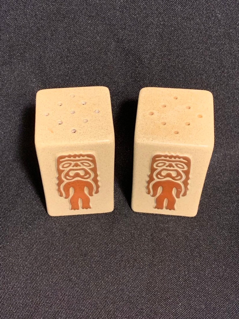 Vintage Hawaiian Tiki salt pepper shakers luika hawaii pottery