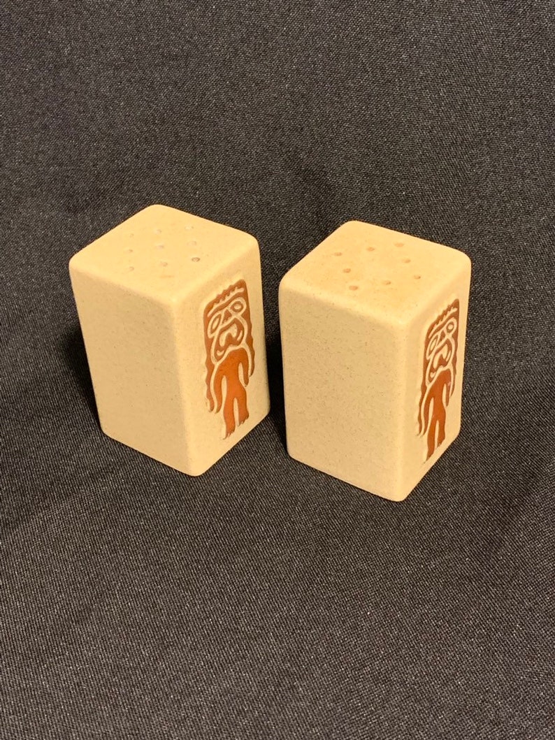 Vintage Hawaiian Tiki salt pepper shakers luika hawaii pottery