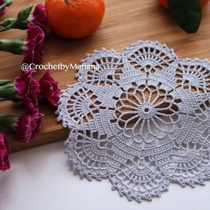 Silver crocheted round doily, lace doily for wedding/home decor, table centerpiece, 7 inch doily for dream catcher, gift ideas, placemat