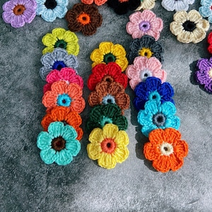 Lot de 10 fleurs de couleur aléatoire, appliques de fleurs au crochet, ornements de scrapbooking, embellissements pour vêtements, fleurs de bijoux, fabrication de cartes
